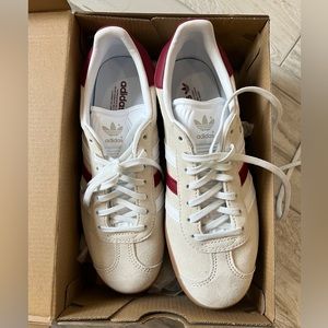 adidas gazelle aluminum collegiate burgundy colorway